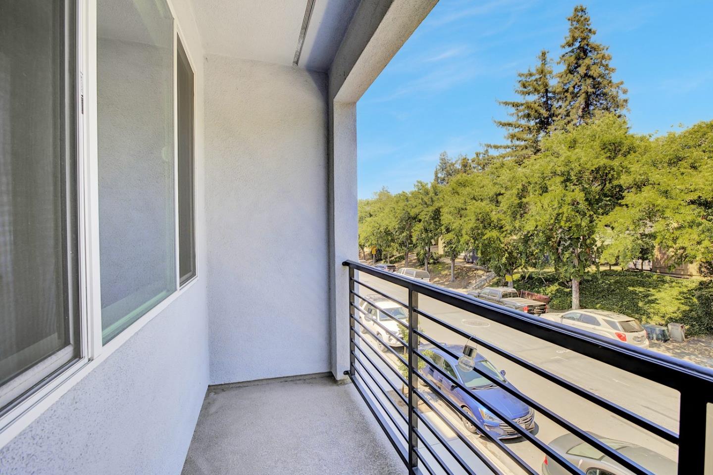 Detail Gallery Image 16 of 47 For 2580 Gimelli Way, San Jose,  CA 95133 - 3 Beds | 3 Baths