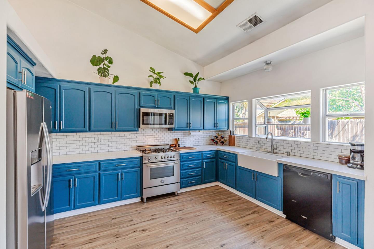Detail Gallery Image 3 of 47 For 740 Alissa Ct, Hollister,  CA 95023 - 4 Beds | 3 Baths
