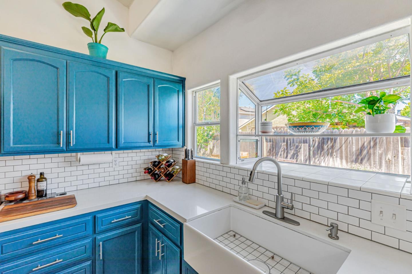 Detail Gallery Image 4 of 47 For 740 Alissa Ct, Hollister,  CA 95023 - 4 Beds | 3 Baths