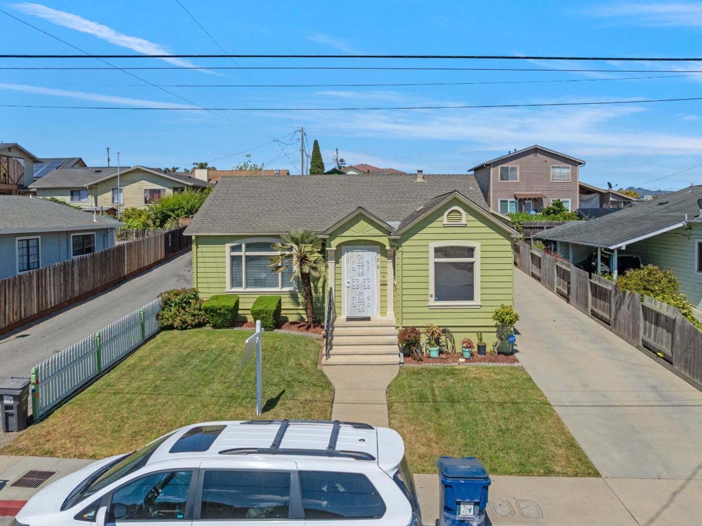 Detail Gallery Image 4 of 43 For 928 Lincoln St, Watsonville,  CA 95076 - 2 Beds | 1 Baths