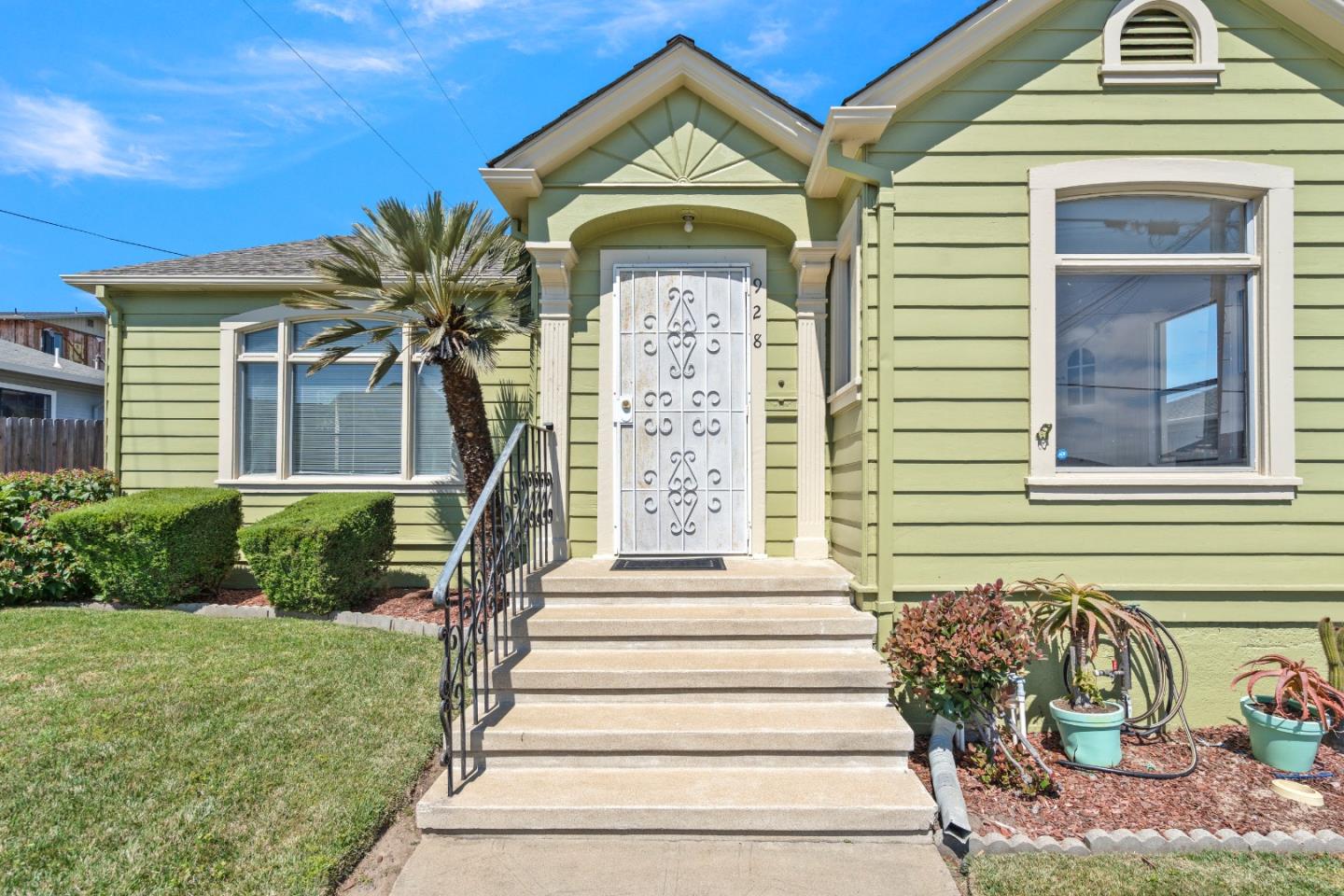 Detail Gallery Image 5 of 43 For 928 Lincoln St, Watsonville,  CA 95076 - 2 Beds | 1 Baths