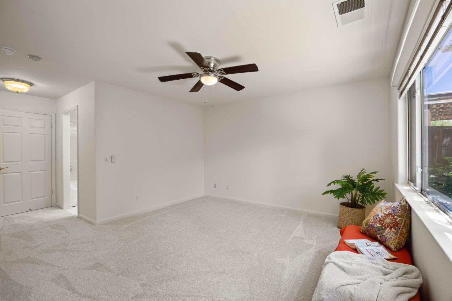 Detail Gallery Image 11 of 25 For 14668 Excaliber Ct, Morgan Hill,  CA 95037 - 2 Beds | 2 Baths