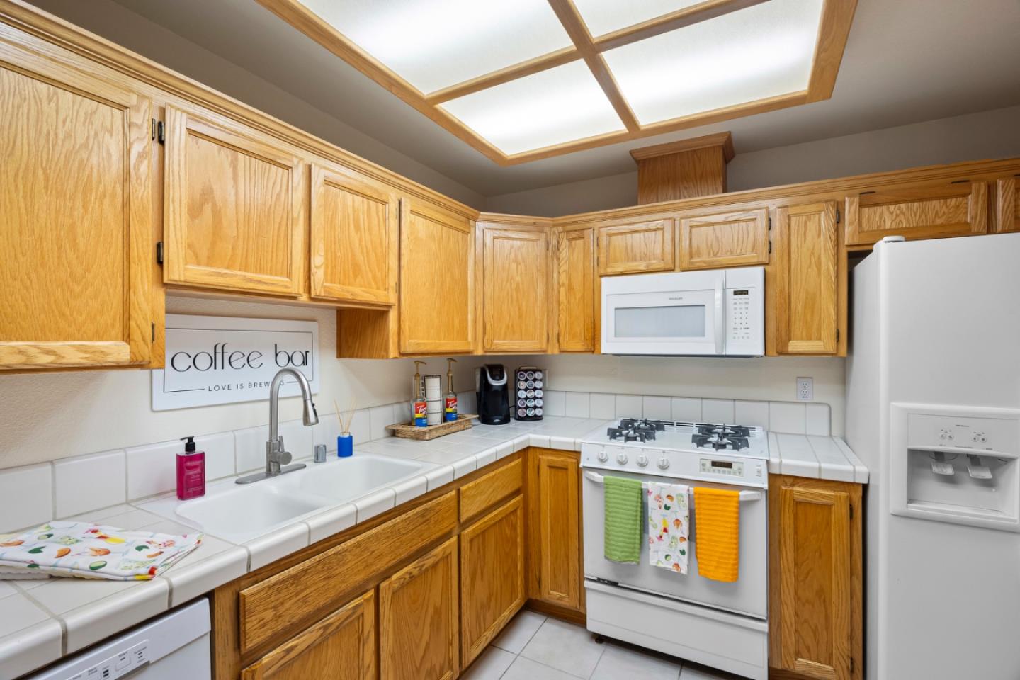 Detail Gallery Image 4 of 25 For 14668 Excaliber Ct, Morgan Hill,  CA 95037 - 2 Beds | 2 Baths