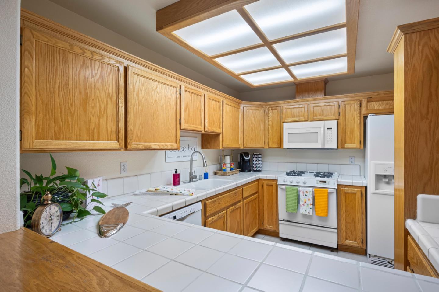 Detail Gallery Image 5 of 25 For 14668 Excaliber Ct, Morgan Hill,  CA 95037 - 2 Beds | 2 Baths