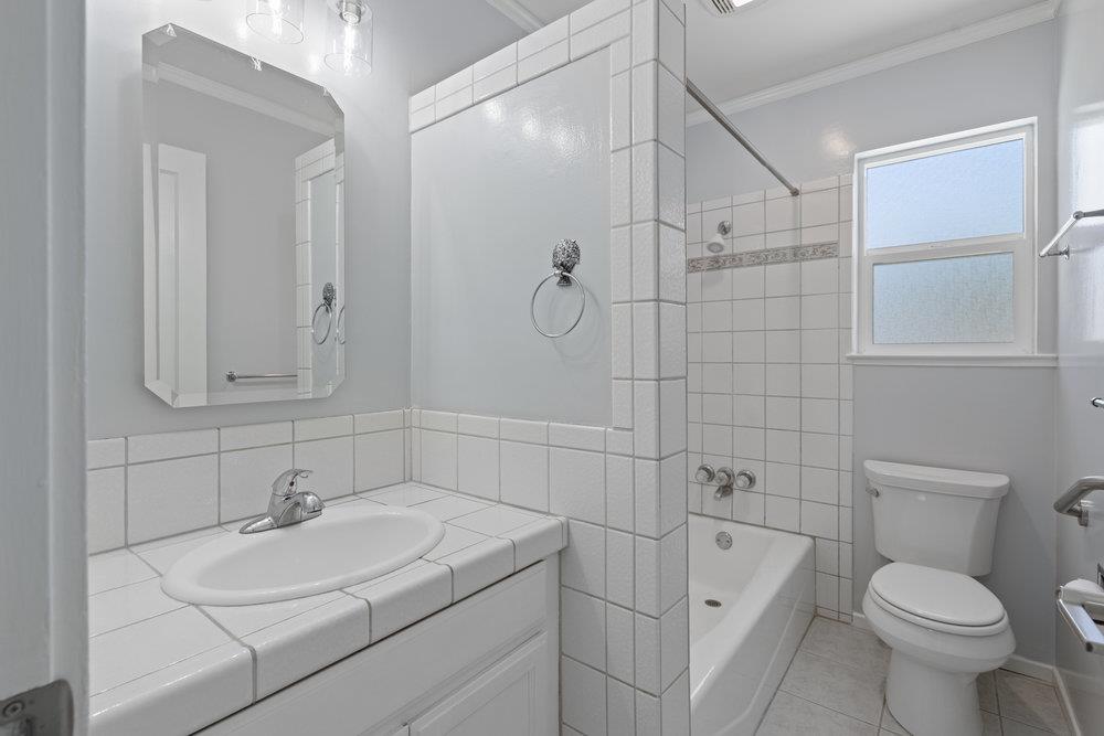 Detail Gallery Image 16 of 23 For 230 San Juan Dr, Hollister,  CA 95023 - 3 Beds | 1 Baths
