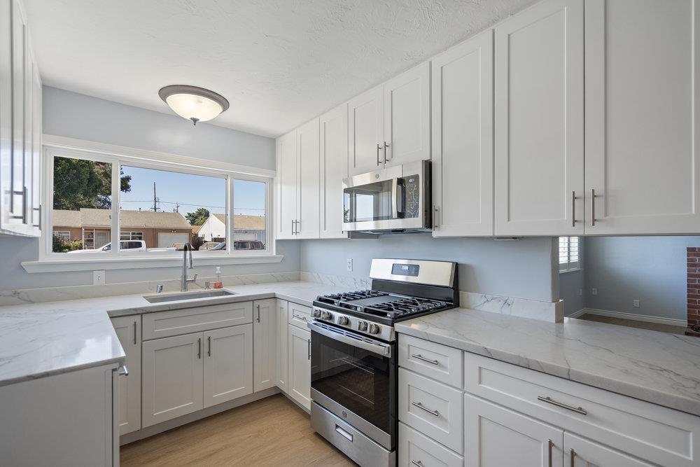 Detail Gallery Image 8 of 23 For 230 San Juan Dr, Hollister,  CA 95023 - 3 Beds | 1 Baths