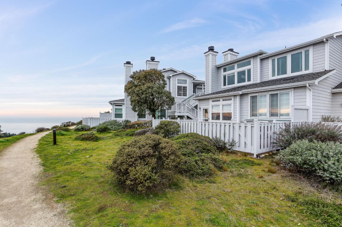 Detail Gallery Image 20 of 27 For 129 Outlook Cir #10,  Pacifica,  CA 94044 - 3 Beds | 2 Baths
