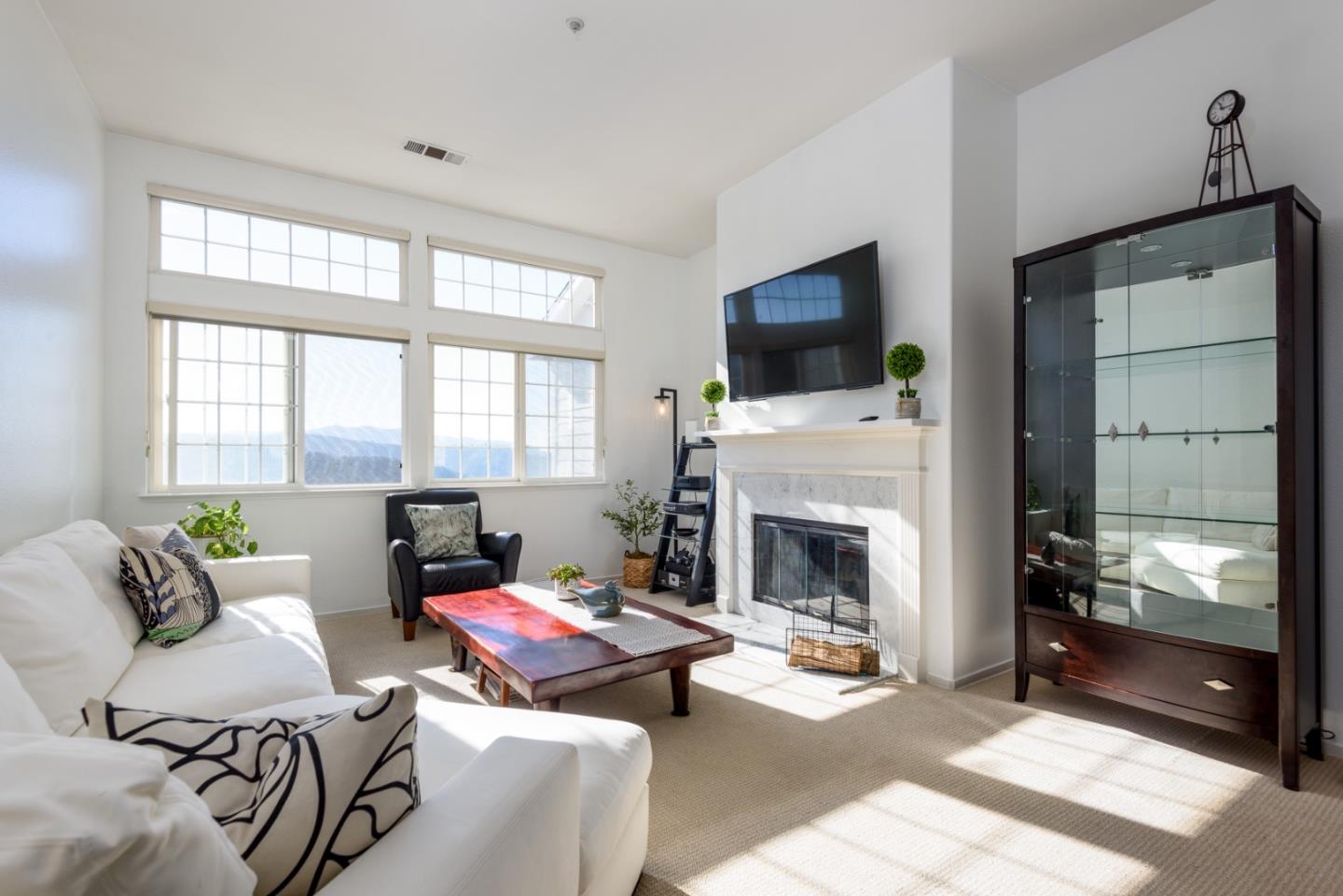 Detail Gallery Image 7 of 27 For 129 Outlook Cir #10,  Pacifica,  CA 94044 - 3 Beds | 2 Baths