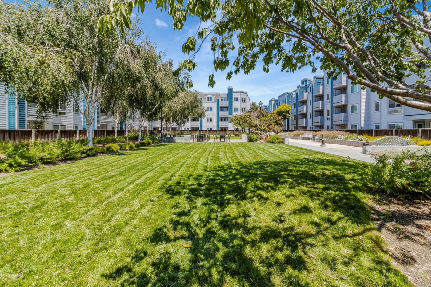 Detail Gallery Image 20 of 41 For 6400 Christie Ave #5408,  Emeryville,  CA 94608 - 2 Beds | 2 Baths