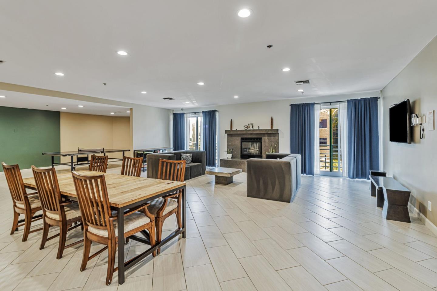 Detail Gallery Image 29 of 41 For 6400 Christie Ave #5408,  Emeryville,  CA 94608 - 2 Beds | 2 Baths