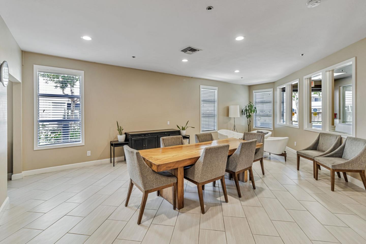Detail Gallery Image 31 of 41 For 6400 Christie Ave #5408,  Emeryville,  CA 94608 - 2 Beds | 2 Baths