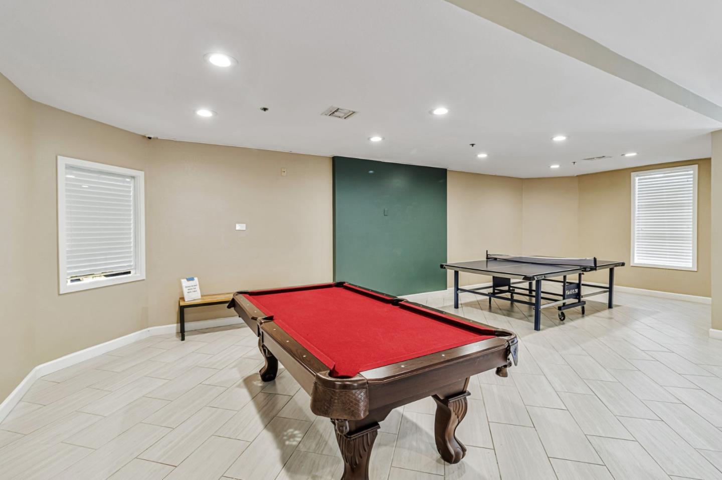 Detail Gallery Image 32 of 41 For 6400 Christie Ave #5408,  Emeryville,  CA 94608 - 2 Beds | 2 Baths