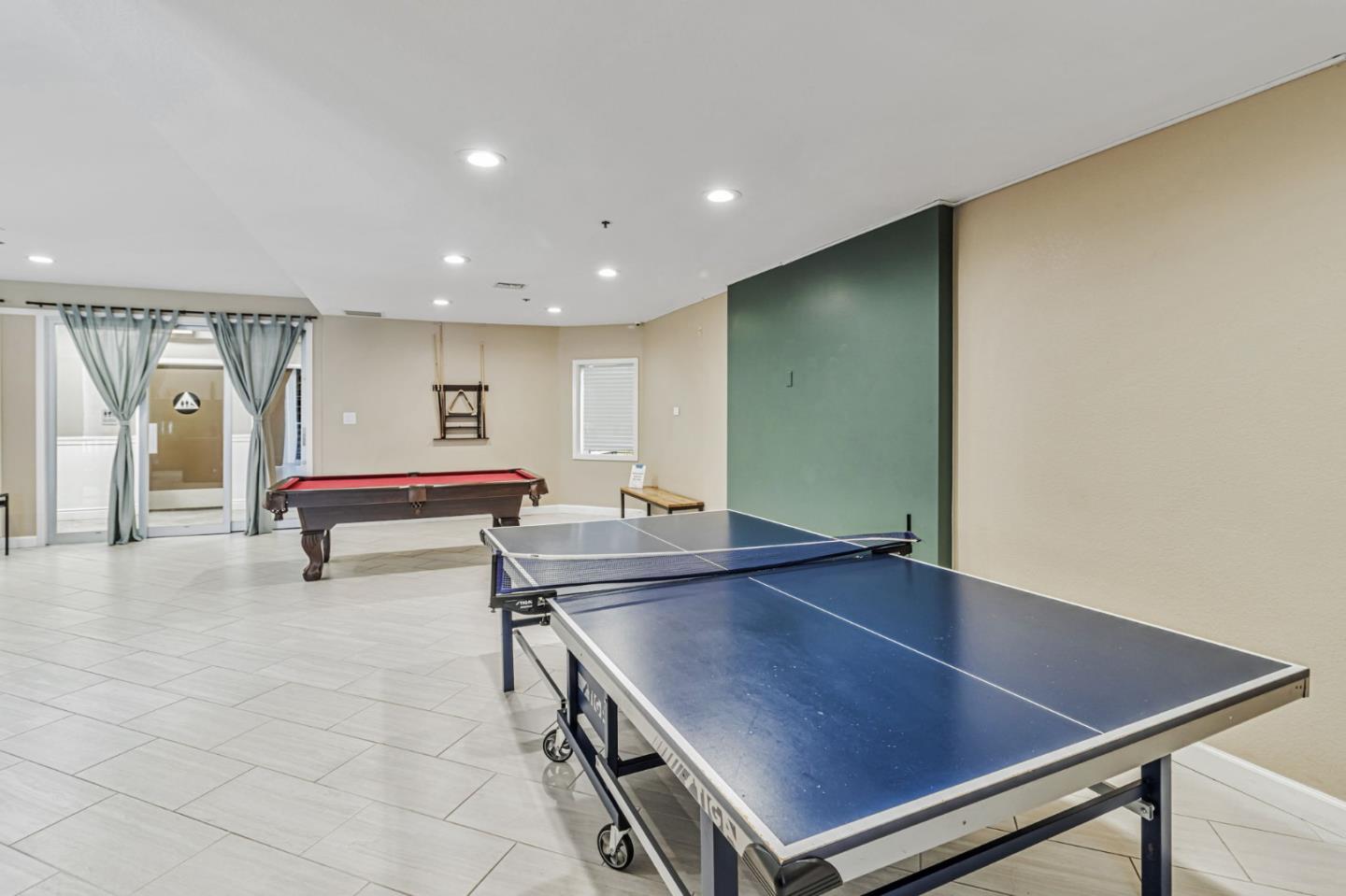 Detail Gallery Image 33 of 41 For 6400 Christie Ave #5408,  Emeryville,  CA 94608 - 2 Beds | 2 Baths