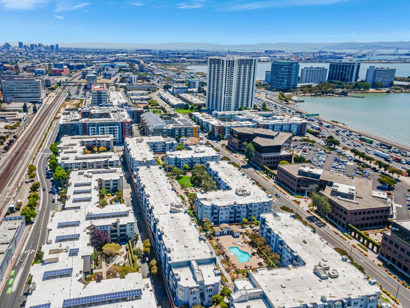 Detail Gallery Image 38 of 41 For 6400 Christie Ave #5408,  Emeryville,  CA 94608 - 2 Beds | 2 Baths