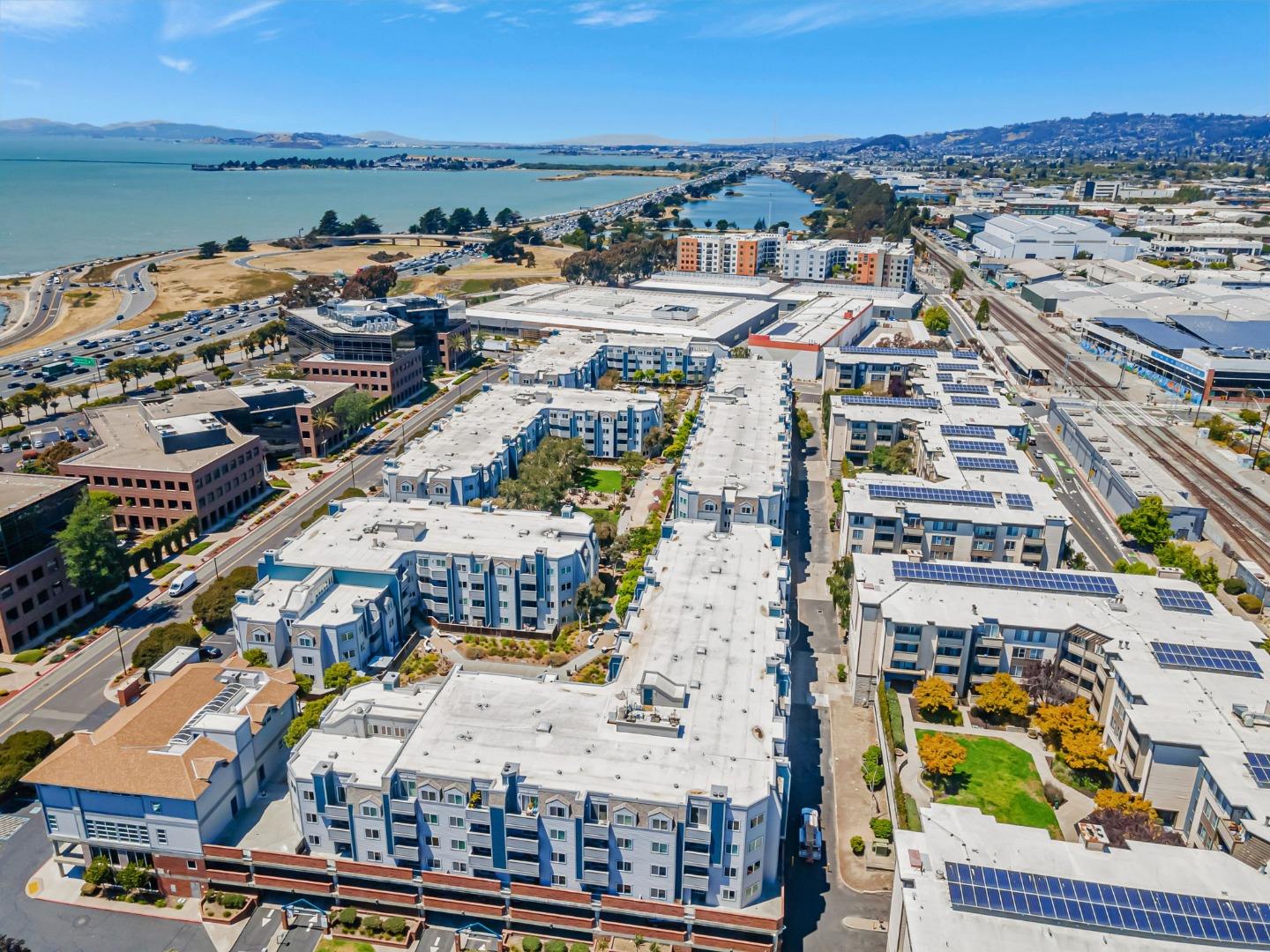 Detail Gallery Image 39 of 41 For 6400 Christie Ave #5408,  Emeryville,  CA 94608 - 2 Beds | 2 Baths