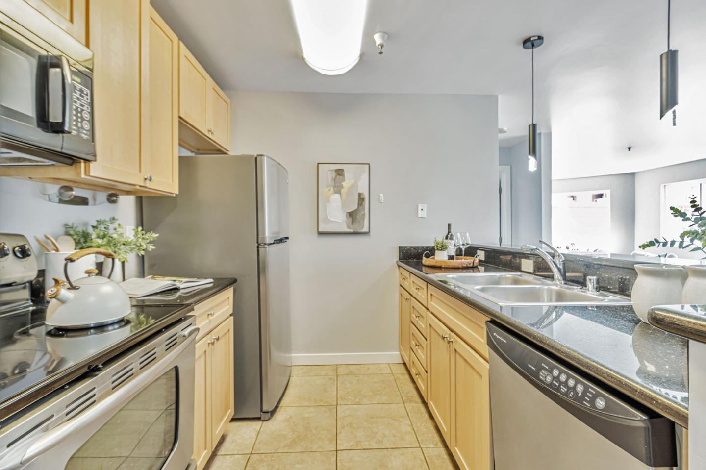 Detail Gallery Image 6 of 41 For 6400 Christie Ave #5408,  Emeryville,  CA 94608 - 2 Beds | 2 Baths