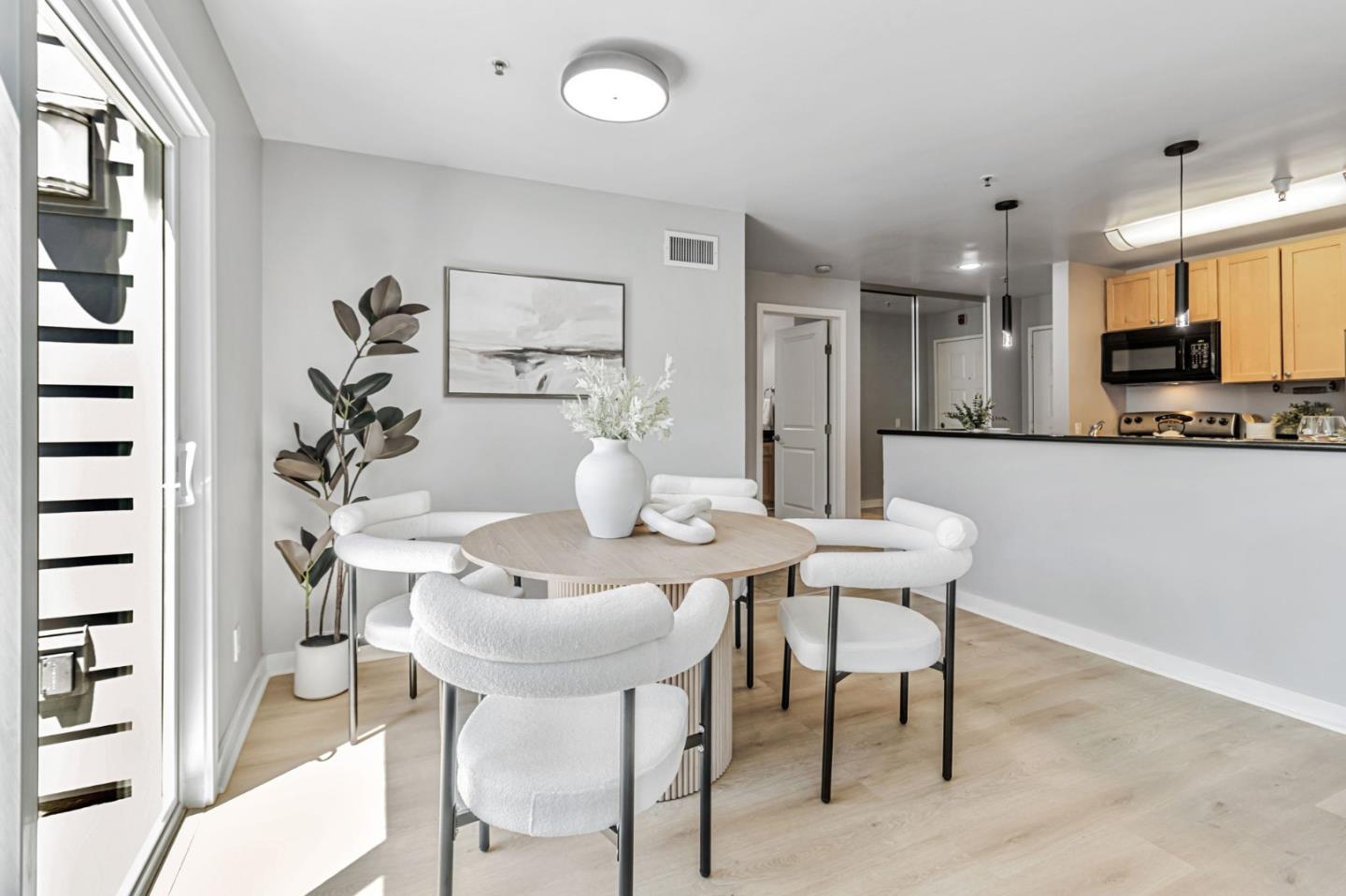 Detail Gallery Image 7 of 41 For 6400 Christie Ave #5408,  Emeryville,  CA 94608 - 2 Beds | 2 Baths