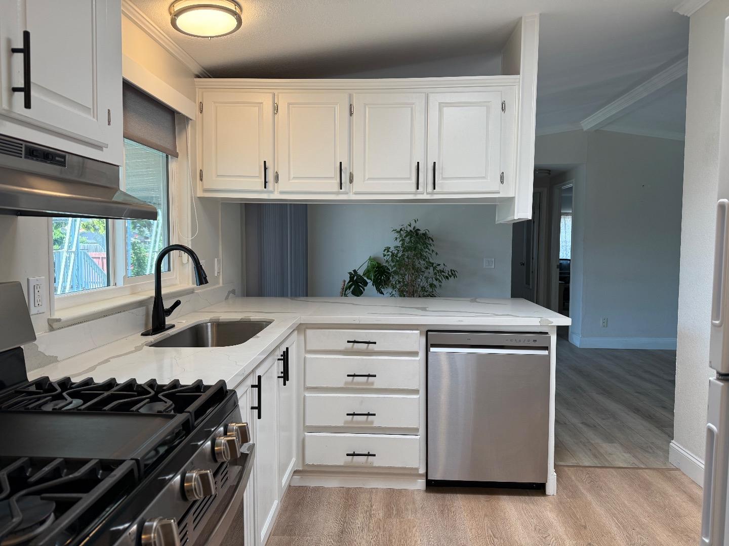 Detail Gallery Image 10 of 20 For 28816 Jupiter St #-,  Hayward,  CA 94544 - 3 Beds | 2 Baths