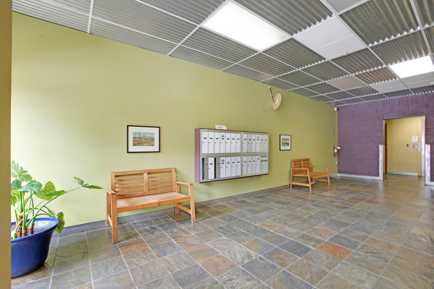 Detail Gallery Image 20 of 22 For 850 W Grand Ave #D,  Oakland,  CA 94607 - 0 Beds | 1 Baths