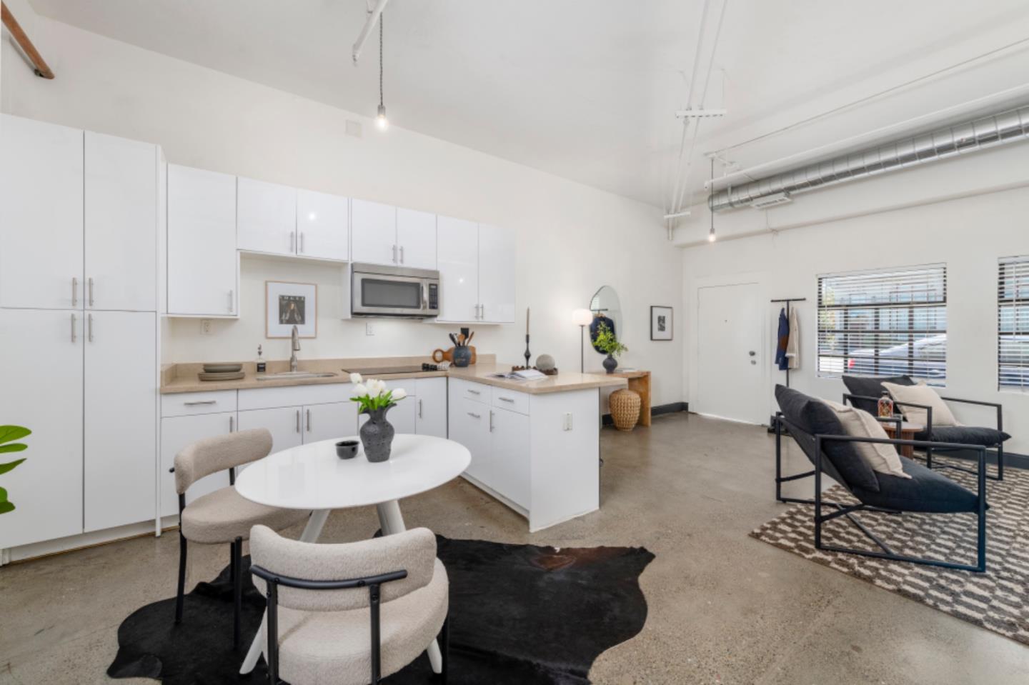Detail Gallery Image 7 of 22 For 850 W Grand Ave #D,  Oakland,  CA 94607 - 0 Beds | 1 Baths