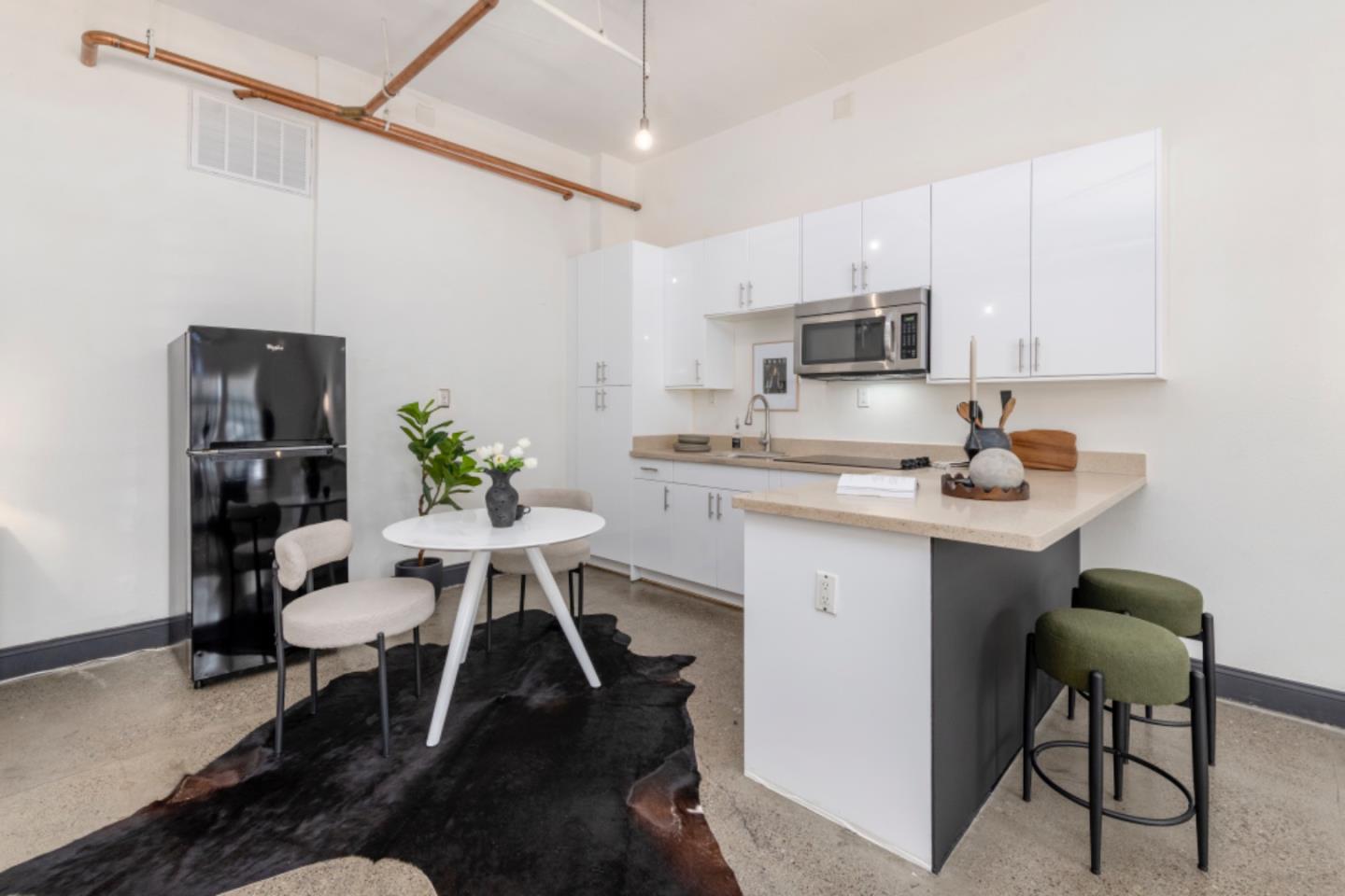 Detail Gallery Image 8 of 22 For 850 W Grand Ave #D,  Oakland,  CA 94607 - 0 Beds | 1 Baths