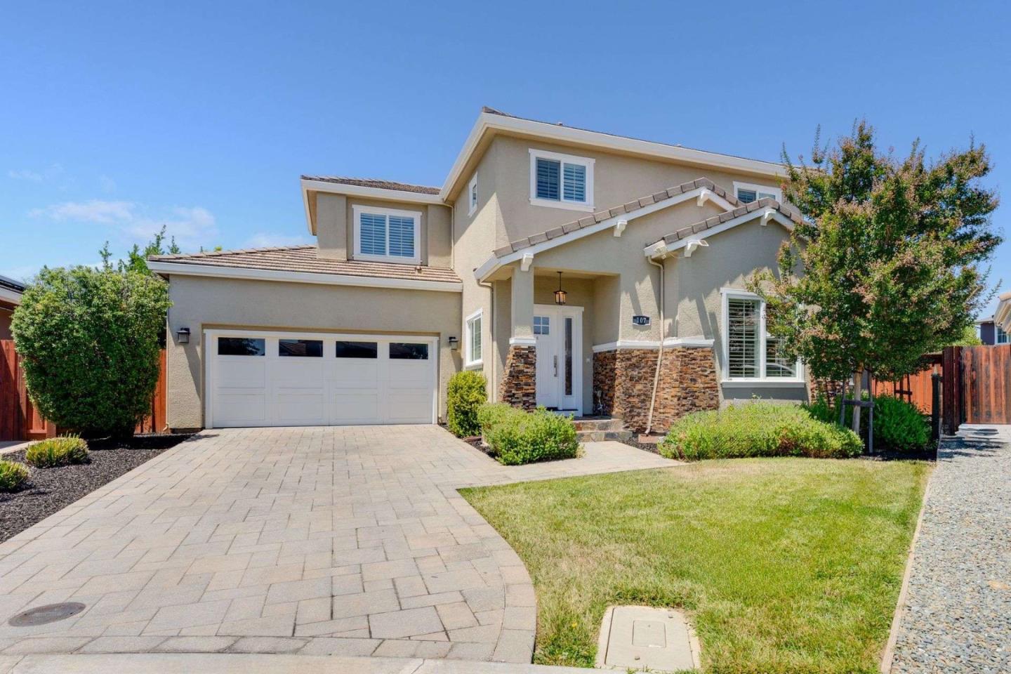 Detail Gallery Image 2 of 36 For 107 Jasmine Ct, Campbell,  CA 95008 - 4 Beds | 3 Baths