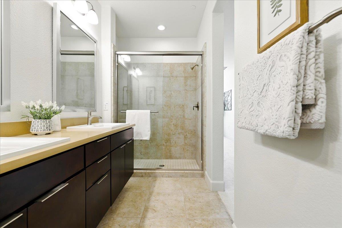 Detail Gallery Image 19 of 53 For 829 Blue Opal Dr, San Jose,  CA 95123 - 3 Beds | 3/1 Baths