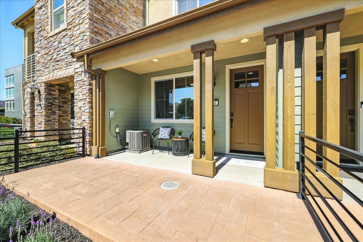 Detail Gallery Image 2 of 53 For 829 Blue Opal Dr, San Jose,  CA 95123 - 3 Beds | 3/1 Baths