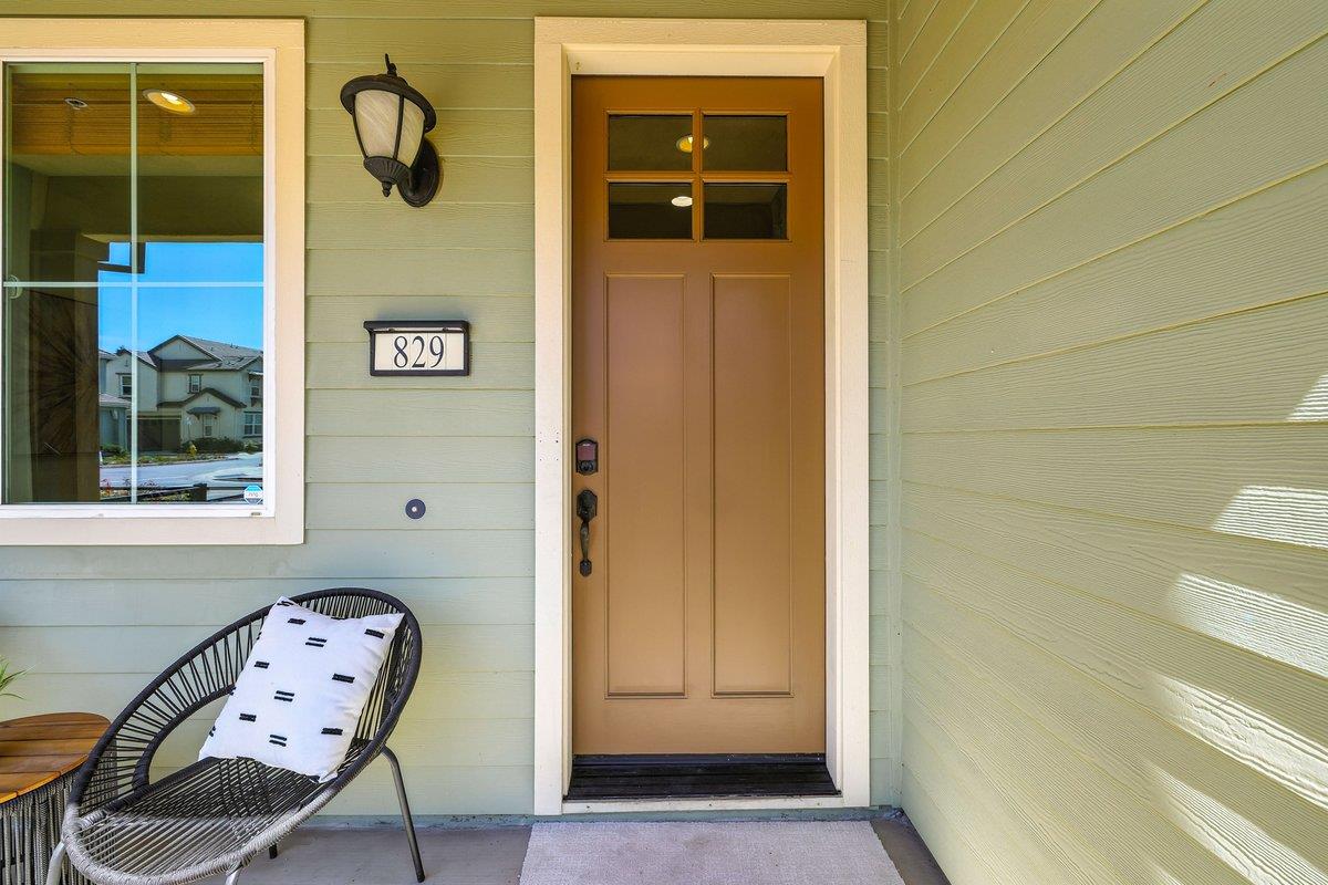 Detail Gallery Image 3 of 53 For 829 Blue Opal Dr, San Jose,  CA 95123 - 3 Beds | 3/1 Baths