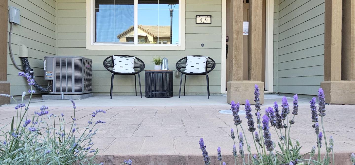 Detail Gallery Image 49 of 53 For 829 Blue Opal Dr, San Jose,  CA 95123 - 3 Beds | 3/1 Baths