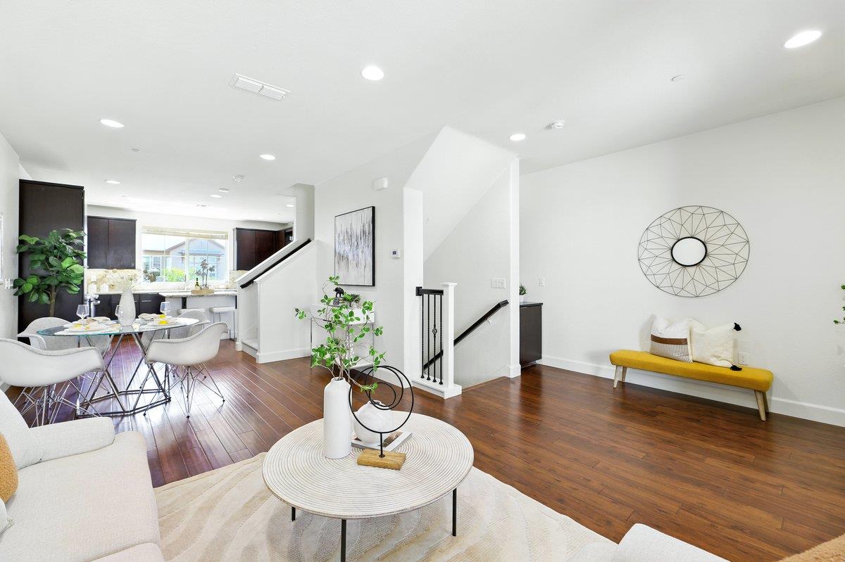 Detail Gallery Image 7 of 53 For 829 Blue Opal Dr, San Jose,  CA 95123 - 3 Beds | 3/1 Baths