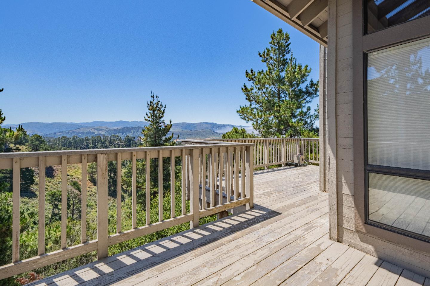 Detail Gallery Image 11 of 40 For 3587 Eastfield Ct, Carmel,  CA 93923 - 3 Beds | 2/1 Baths