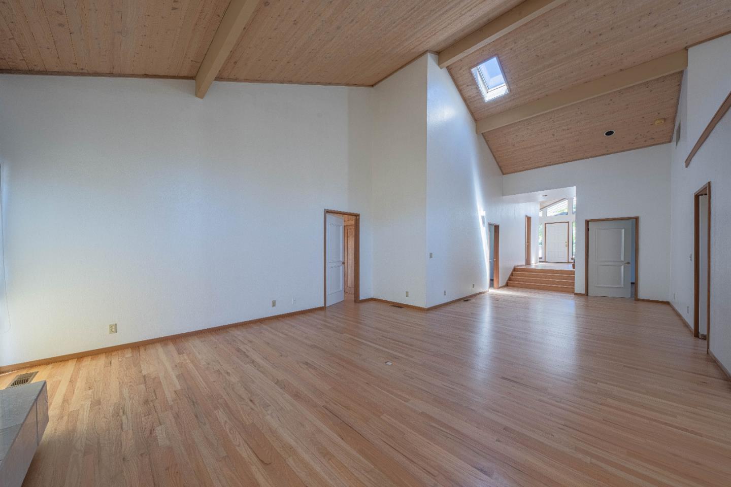 Detail Gallery Image 13 of 40 For 3587 Eastfield Ct, Carmel,  CA 93923 - 3 Beds | 2/1 Baths