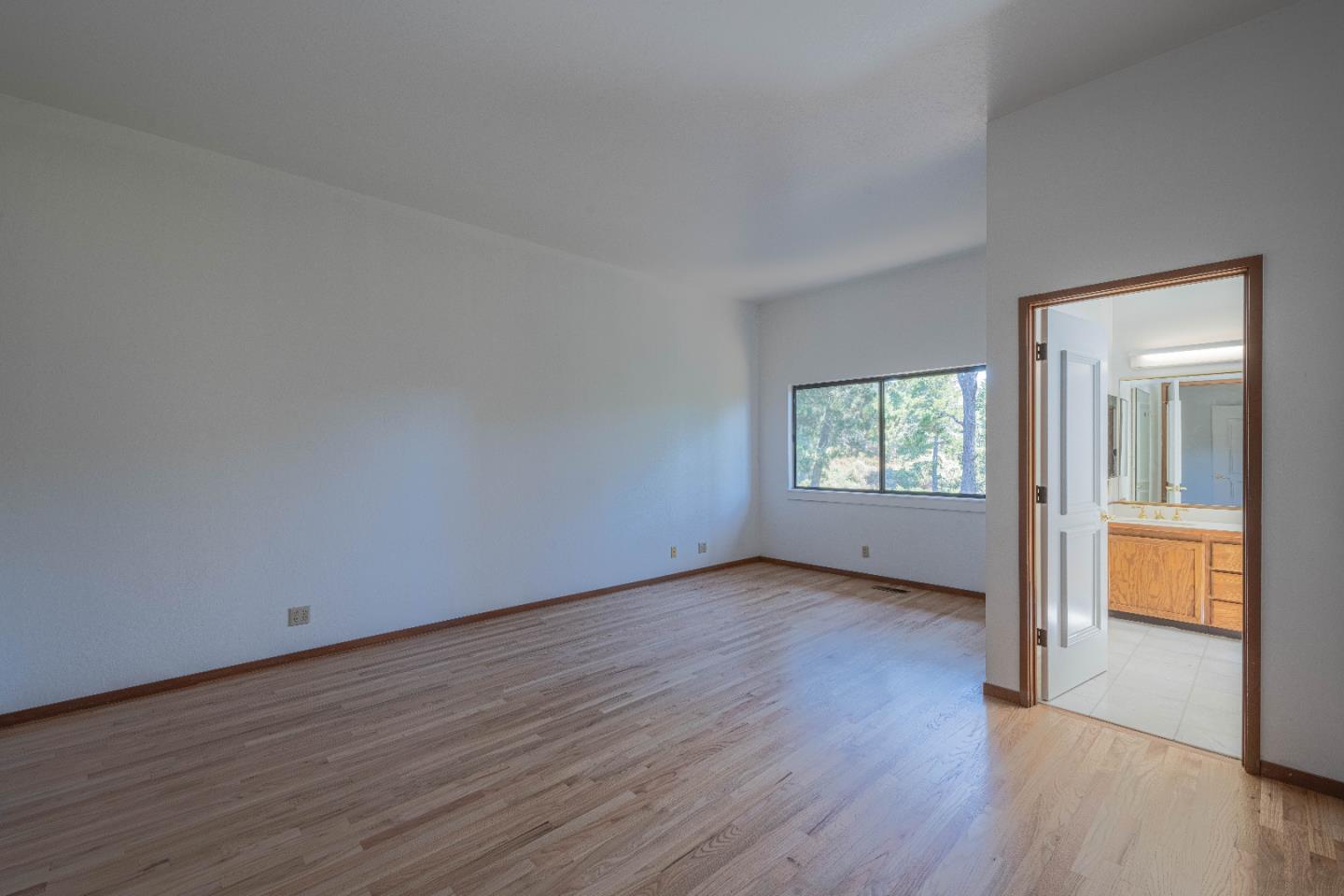 Detail Gallery Image 22 of 40 For 3587 Eastfield Ct, Carmel,  CA 93923 - 3 Beds | 2/1 Baths
