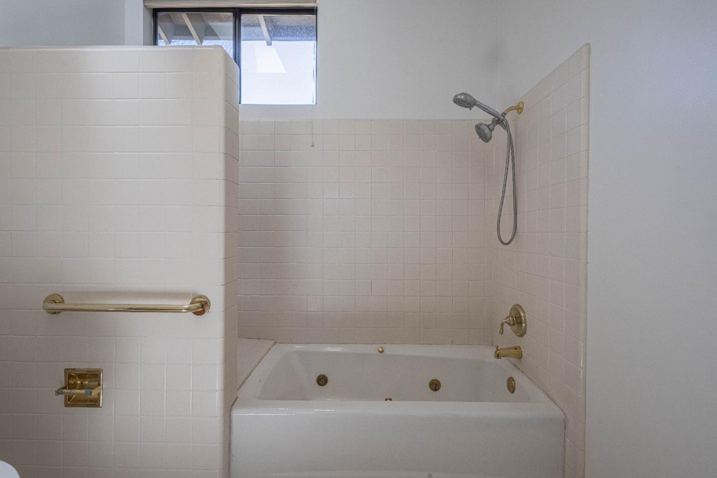 Detail Gallery Image 26 of 40 For 3587 Eastfield Ct, Carmel,  CA 93923 - 3 Beds | 2/1 Baths