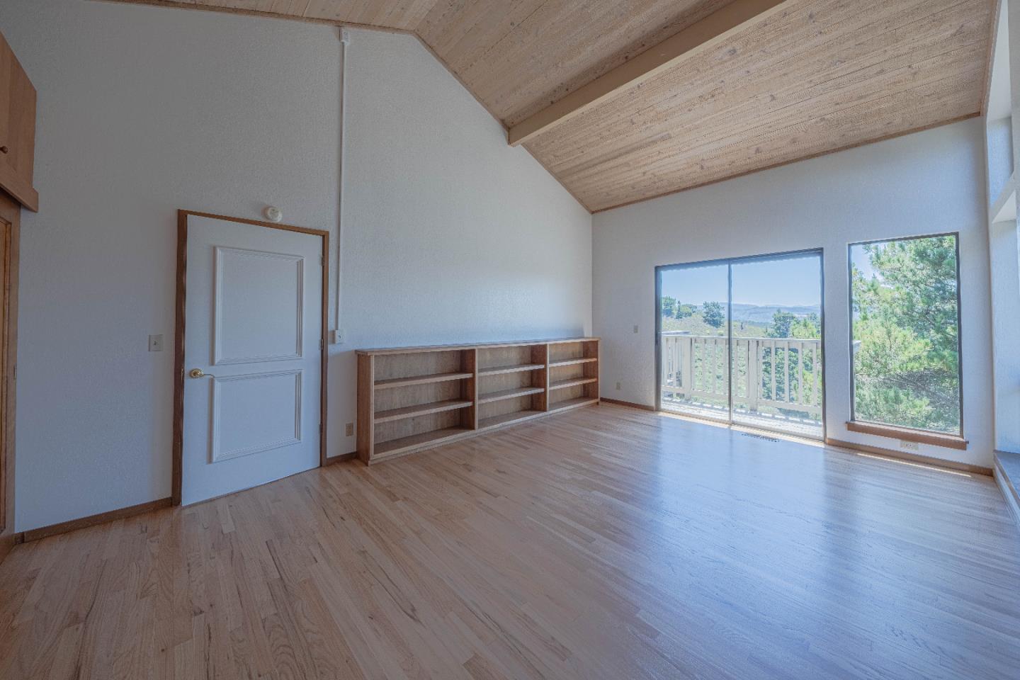 Detail Gallery Image 33 of 40 For 3587 Eastfield Ct, Carmel,  CA 93923 - 3 Beds | 2/1 Baths