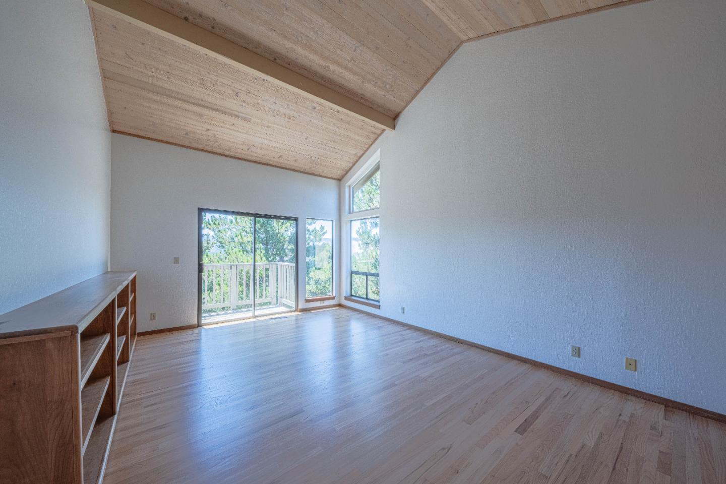 Detail Gallery Image 35 of 40 For 3587 Eastfield Ct, Carmel,  CA 93923 - 3 Beds | 2/1 Baths