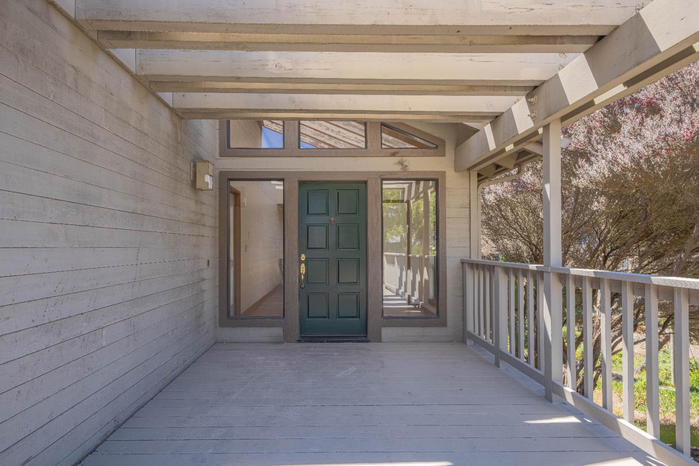 Detail Gallery Image 4 of 40 For 3587 Eastfield Ct, Carmel,  CA 93923 - 3 Beds | 2/1 Baths