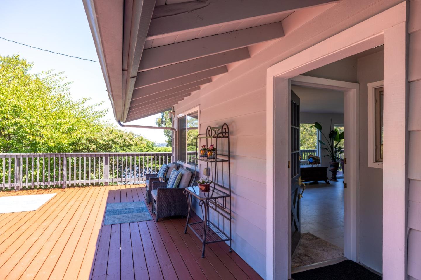 Detail Gallery Image 2 of 42 For 35 via Castanada, Monterey,  CA 93940 - 4 Beds | 4 Baths