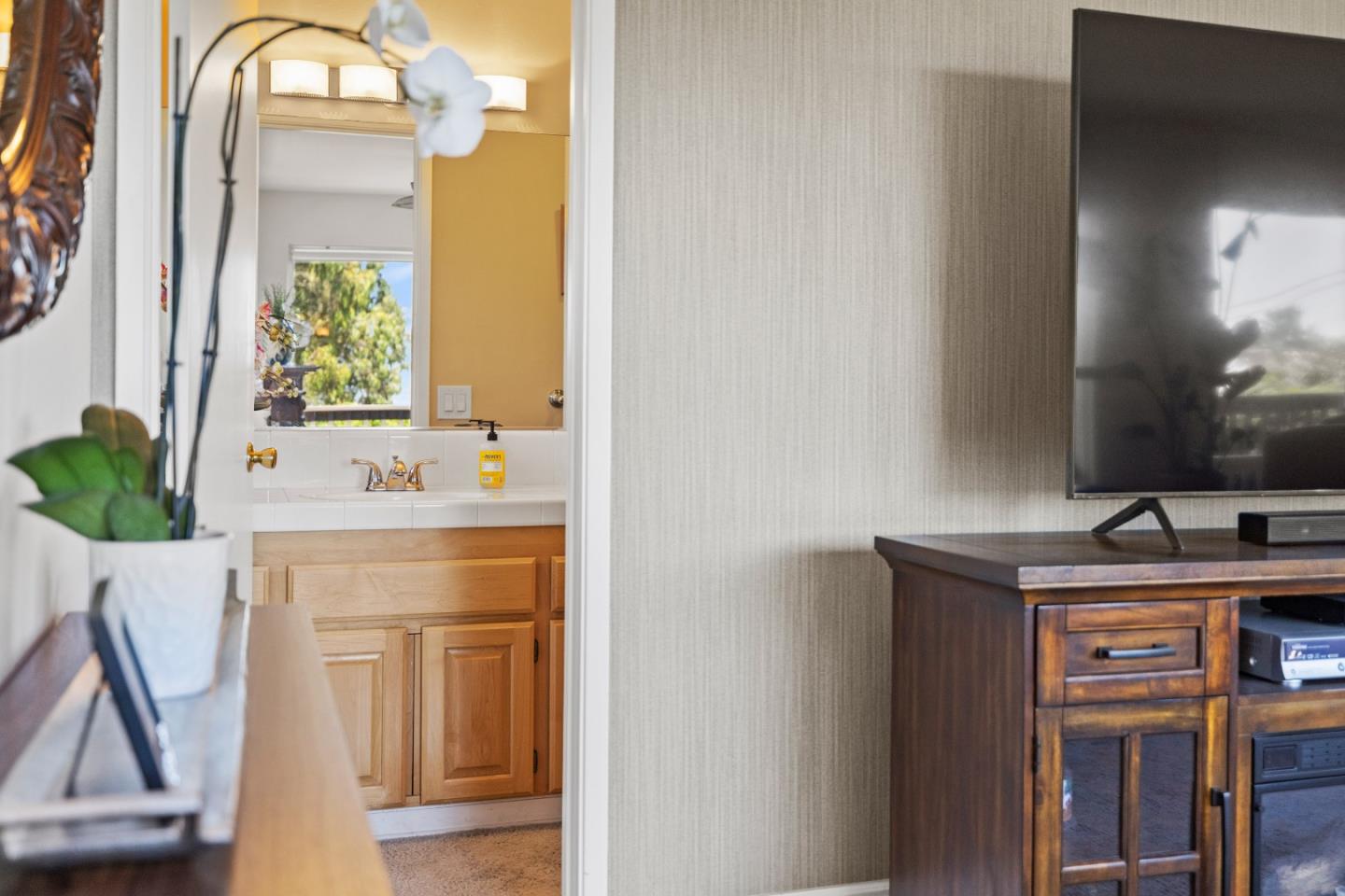 Detail Gallery Image 31 of 42 For 35 via Castanada, Monterey,  CA 93940 - 4 Beds | 4 Baths