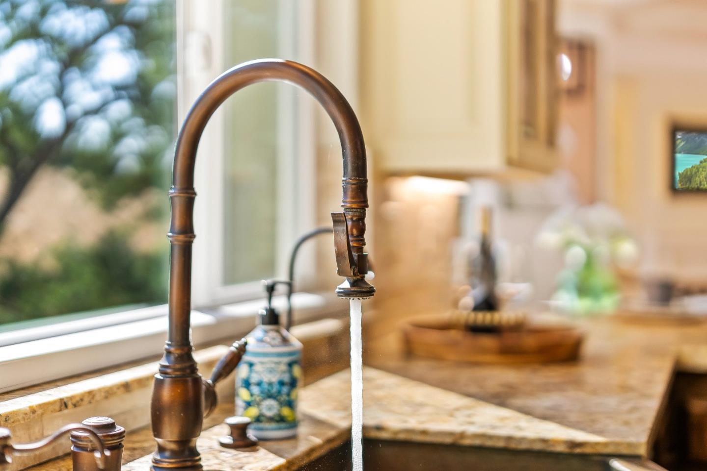 Detail Gallery Image 13 of 61 For 4105 Grant Ct, Pleasanton,  CA 94566 - 5 Beds | 3/1 Baths