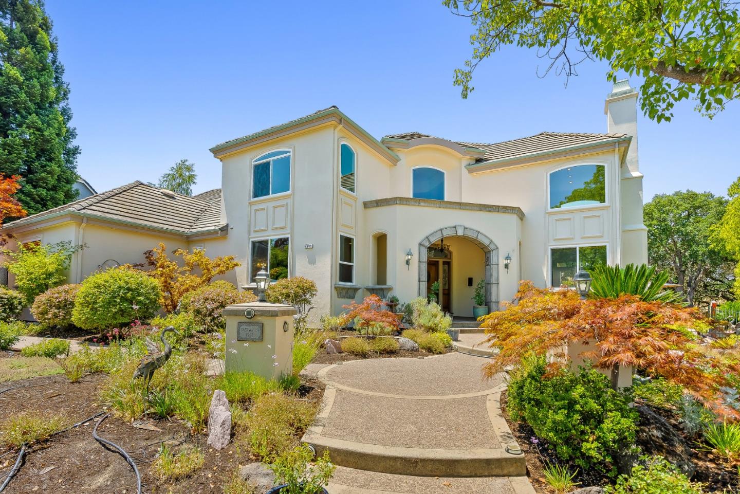Detail Gallery Image 2 of 61 For 4105 Grant Ct, Pleasanton,  CA 94566 - 5 Beds | 3/1 Baths