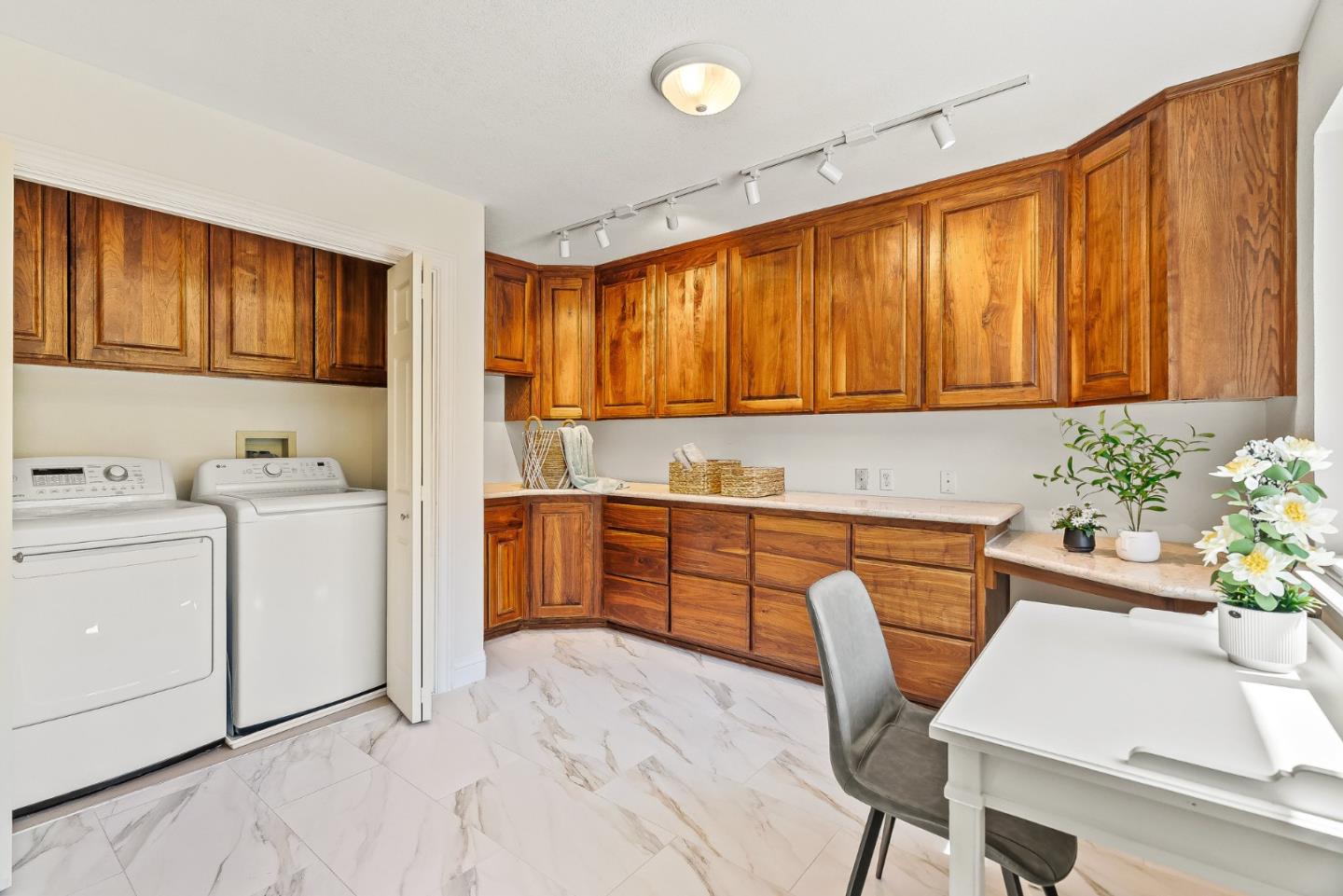 Detail Gallery Image 36 of 61 For 4105 Grant Ct, Pleasanton,  CA 94566 - 5 Beds | 3/1 Baths