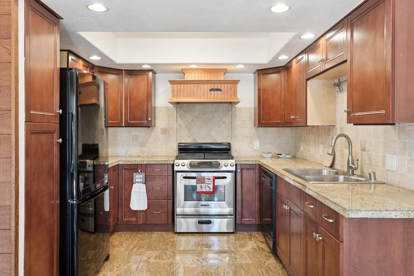 Detail Gallery Image 9 of 20 For 5525 Scotts Valley Dr #11,  Scotts Valley,  CA 95066 - 2 Beds | 1/1 Baths