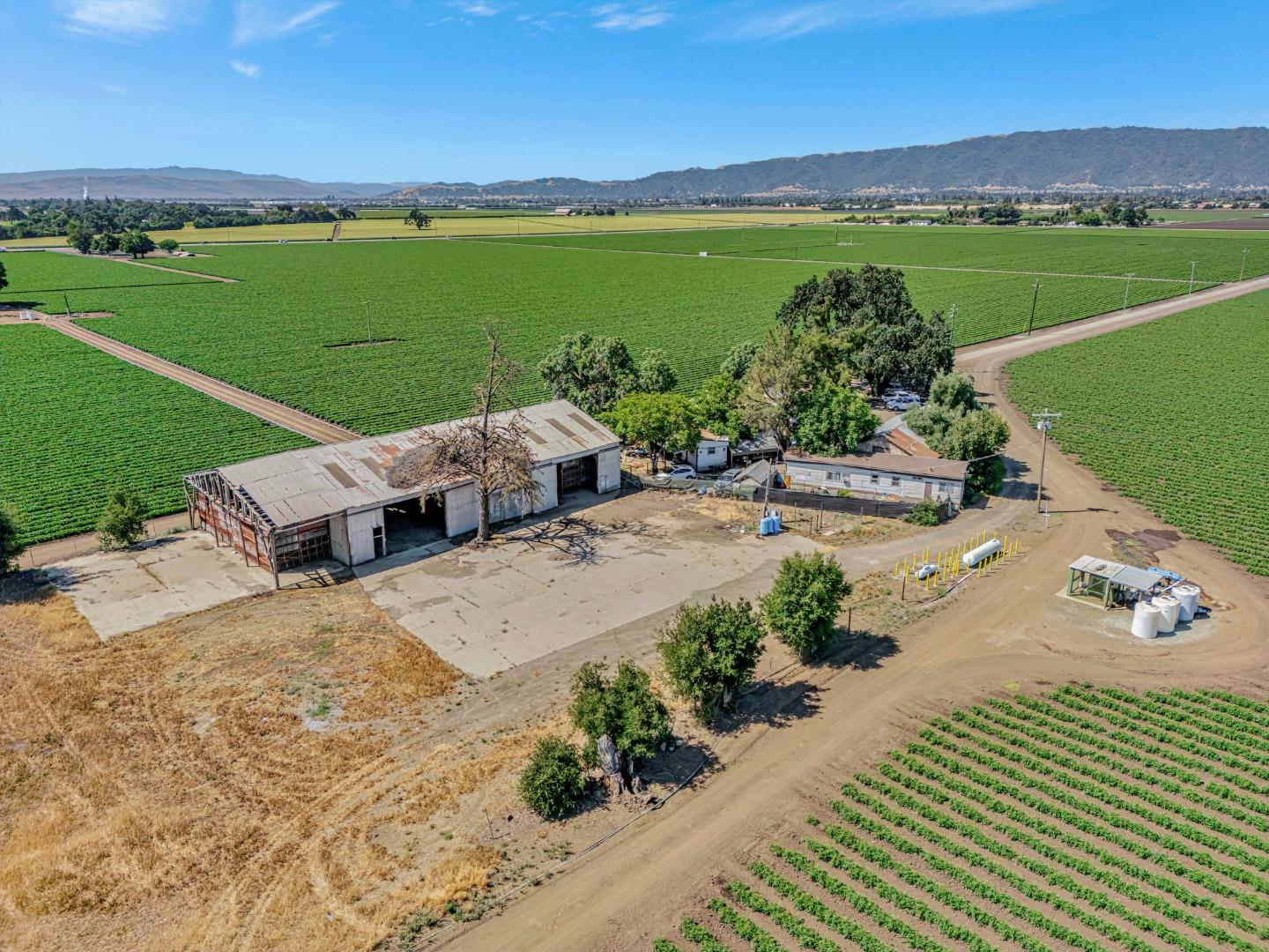 Detail Gallery Image 8 of 39 For 8740 Marcella Ave, Gilroy,  CA 95020 - – Beds | – Baths