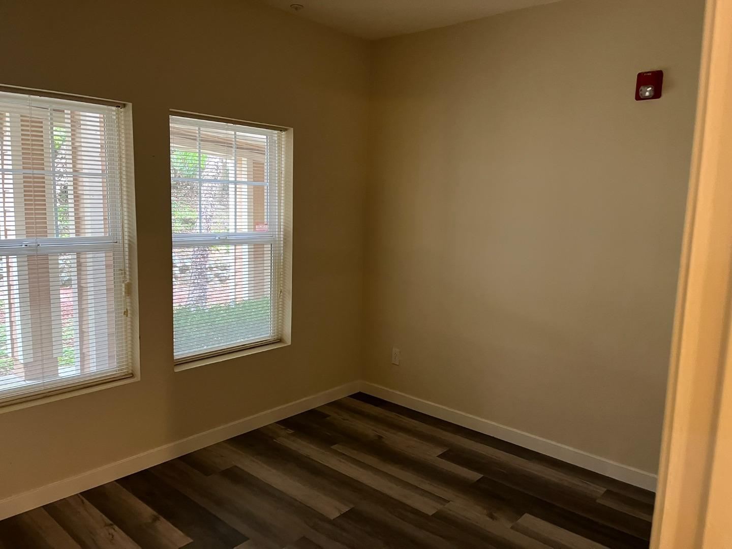 Detail Gallery Image 6 of 10 For 513 Callippe Ct, Brisbane,  CA 94005 - 2 Beds | 2 Baths