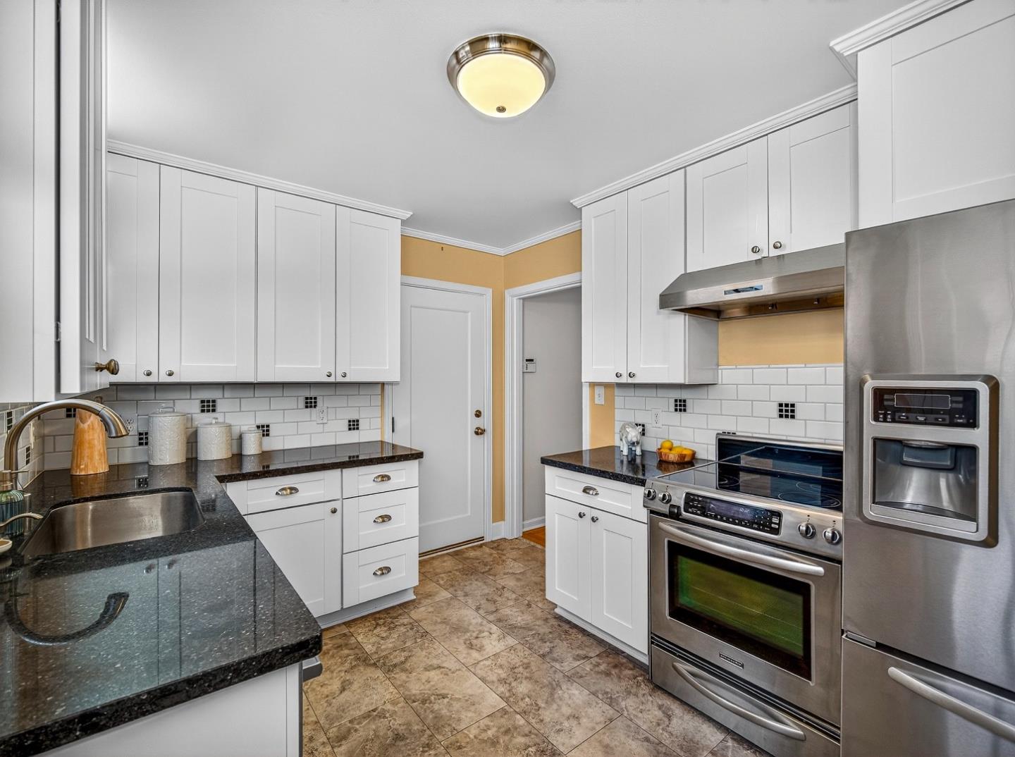 Detail Gallery Image 3 of 36 For 2155 Peachtree Ln, San Jose,  CA 95128 - 2 Beds | 1 Baths