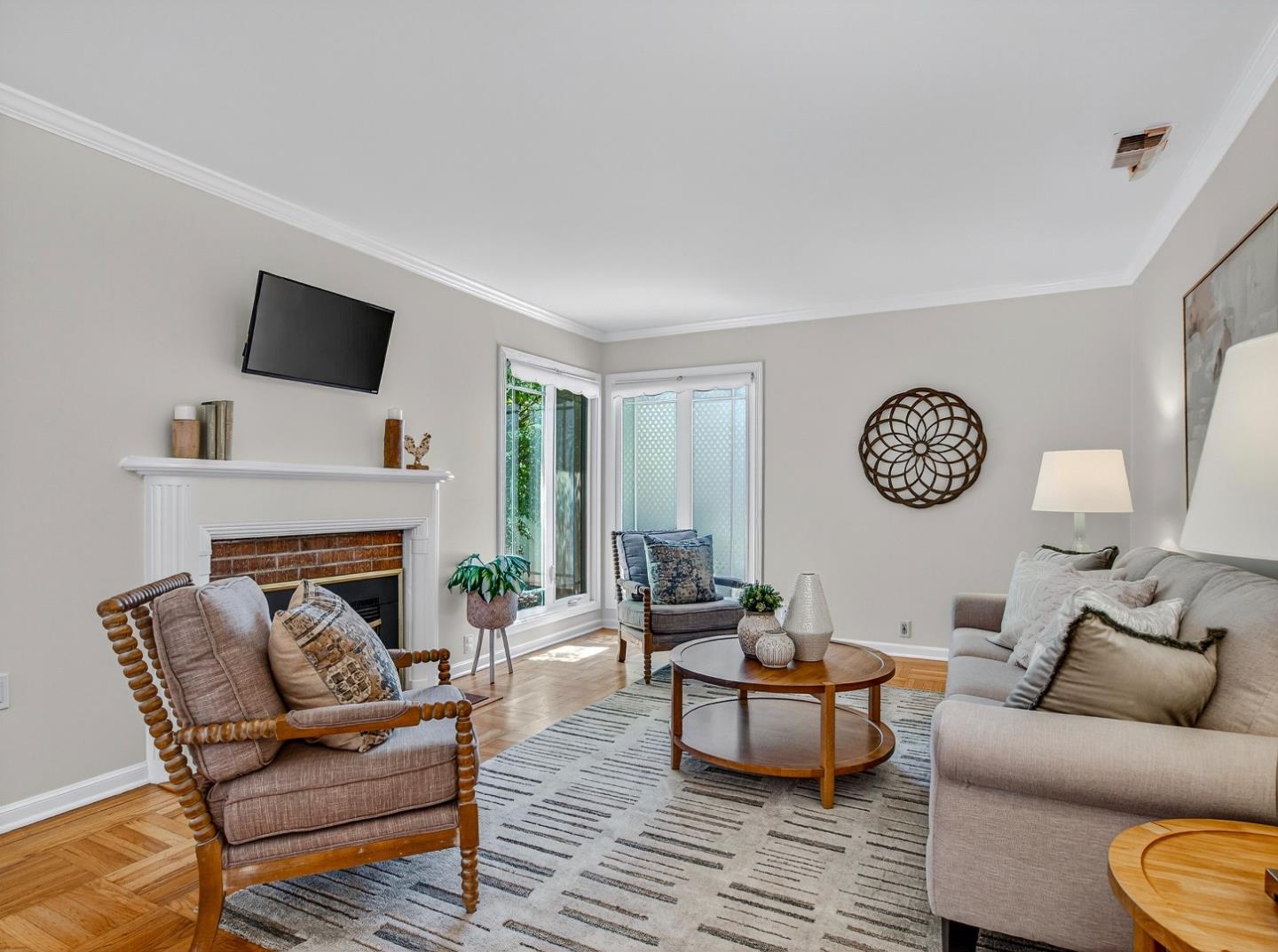 Detail Gallery Image 6 of 36 For 2155 Peachtree Ln, San Jose,  CA 95128 - 2 Beds | 1 Baths