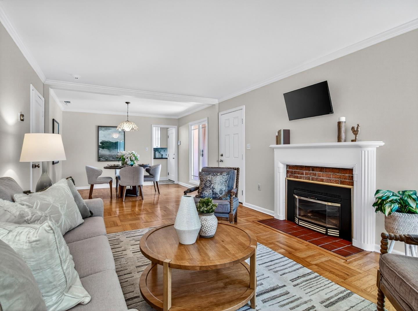 Detail Gallery Image 7 of 36 For 2155 Peachtree Ln, San Jose,  CA 95128 - 2 Beds | 1 Baths