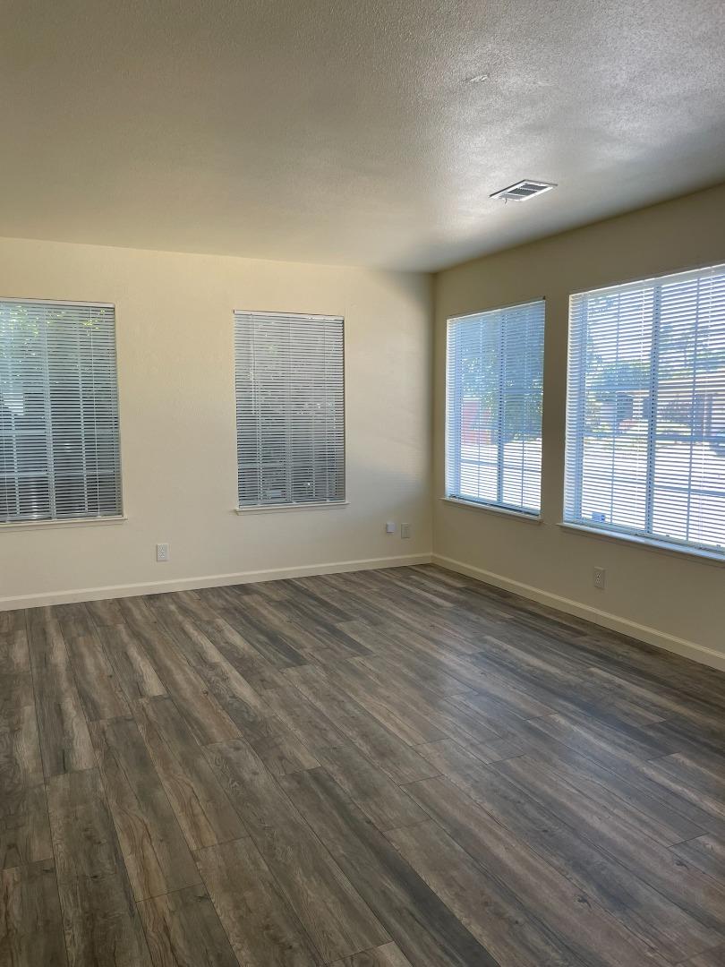 Detail Gallery Image 4 of 24 For 1752 Beech St, Santa Clara,  CA 95054 - 3 Beds | 2 Baths